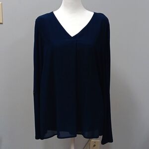 Long-sleeved casual shirt